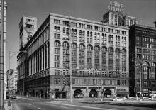 Photo of the Auditorium Building